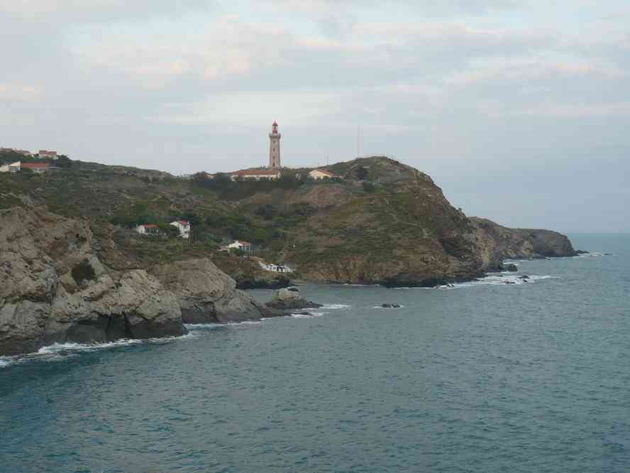 Vers le phare du cap Béar. Le lundi 31 octobre 2011