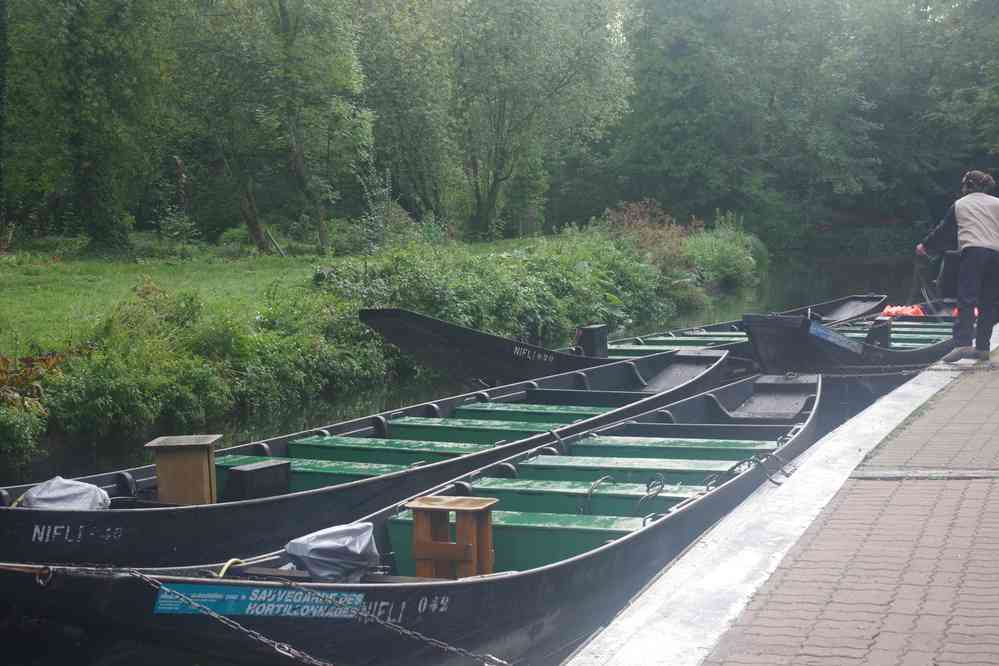 Amiens : barques pour la visite des hortillonnages. Le dimanche 14 septembre 2025