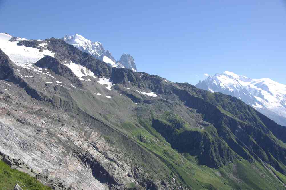 Aiguille Verte et mont Blanc. Le lundi 9 août 2010