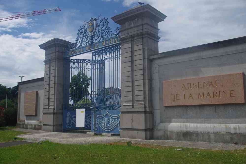Ancienne entrée monumentale de l’arsenal de Cherbourg. Le dimanche 2 juin 2019