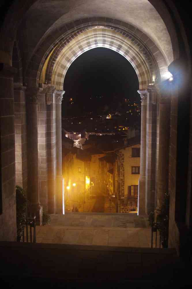 Cathédrale du Puy-en-Velay. Départ du chemin de Saint-Jacques. Le jeudi 24 mars 2016