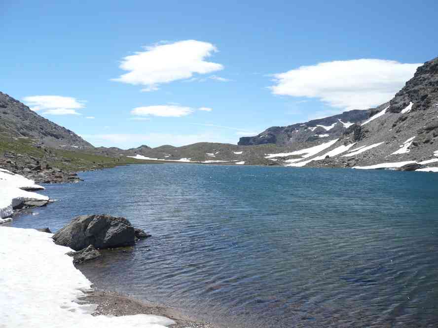 Le lac de Savine : un temps idéal pour une bonne sieste !. Le dimanche 12 juillet 2009