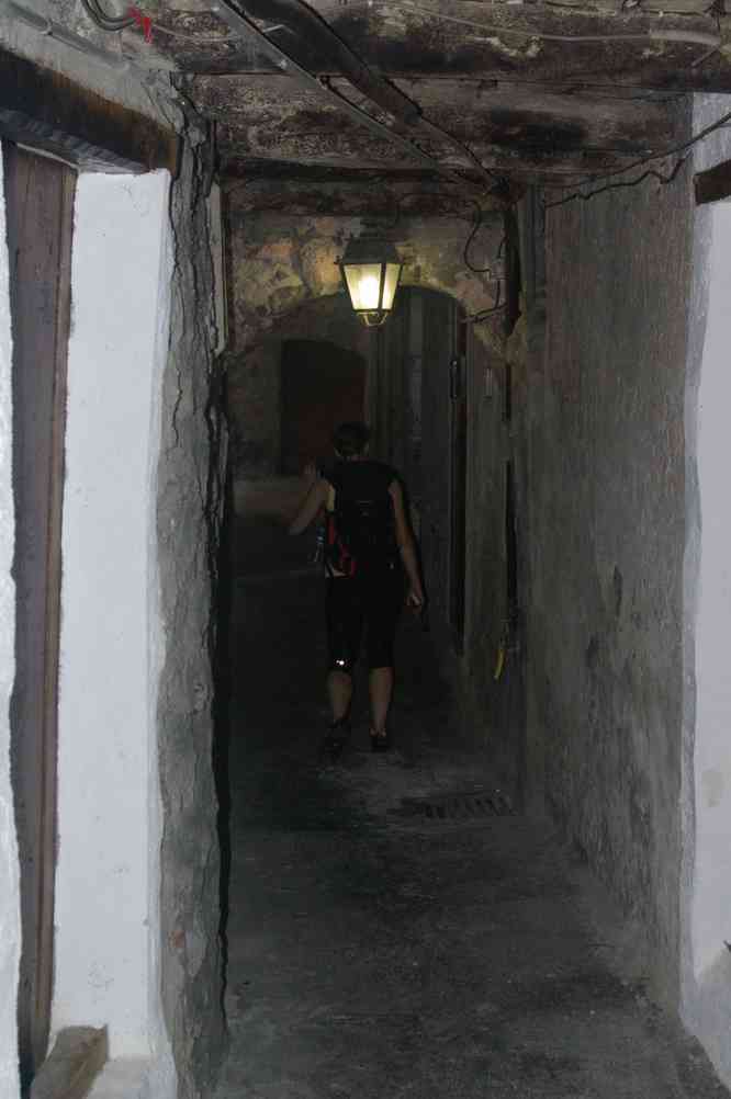 Une rue souterraine à Saorge. Le samedi 28 juillet 2012