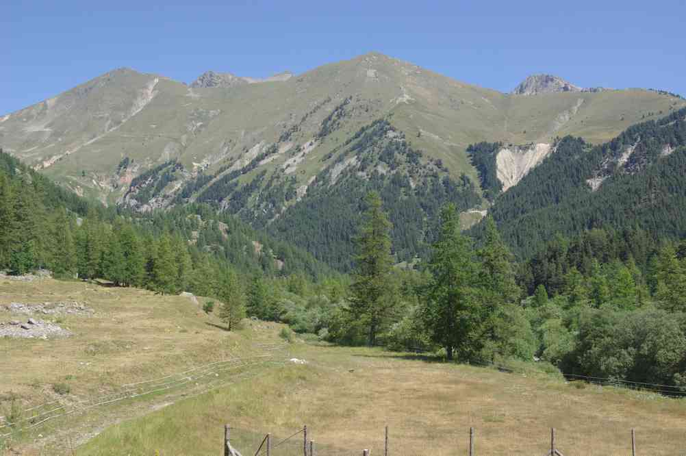 Vue depuis Castérino (fin prématurée de la randonnée). Le mardi 31 juillet 2012