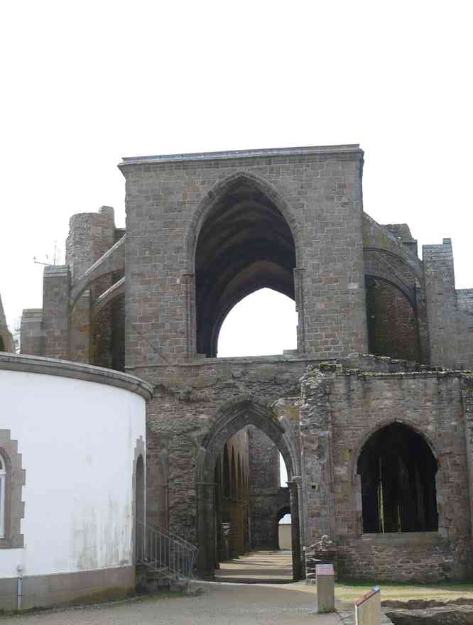 L’abbaye de la pointe de Saint-Matthieu