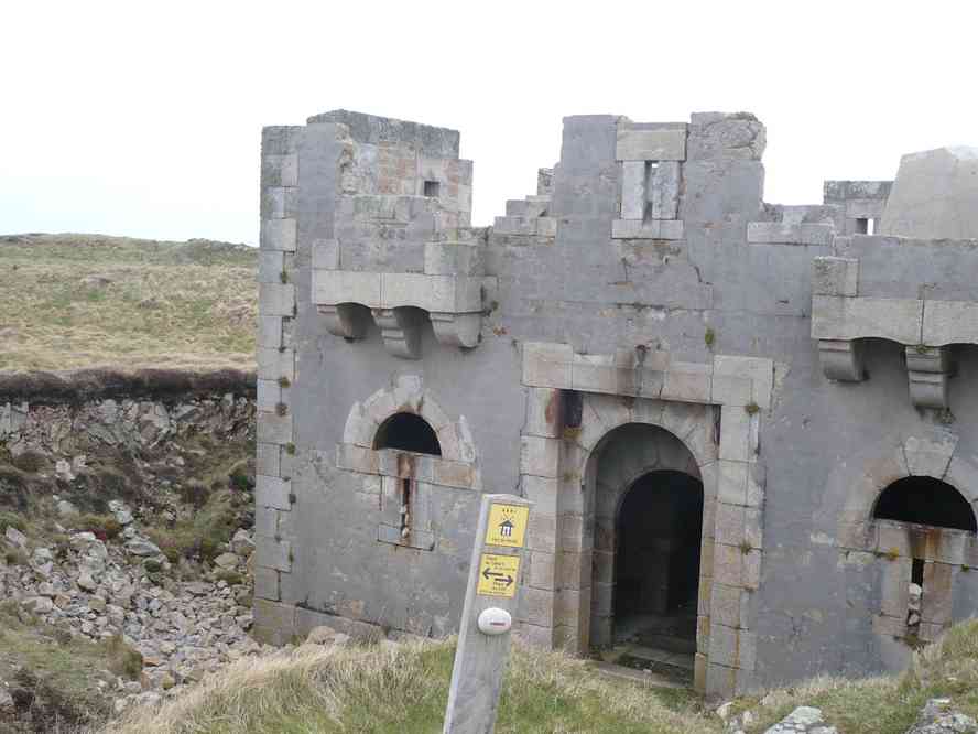 Fort militaire du XIXᵉ siècle. Le samedi 3 avril 2010