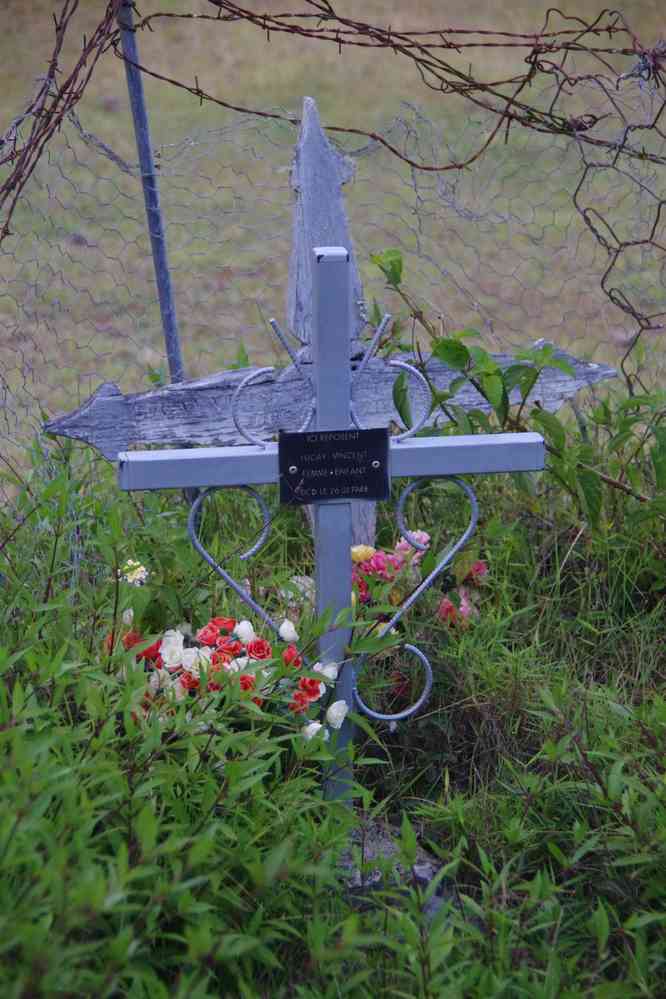 La plaine aux Sables : tombe d’une famille victime du cyclone de 1948. Le dimanche 3 mai 2015