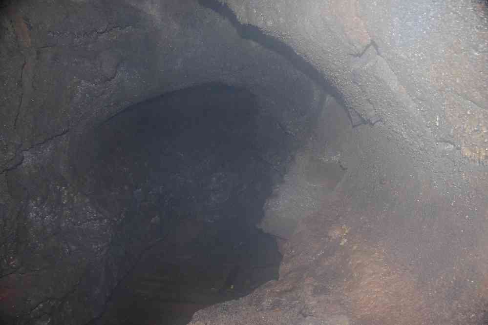 L’intérieur du tunnel de lave, proche du site de l’éruption de 2015. Le jeudi 7 mai 2015