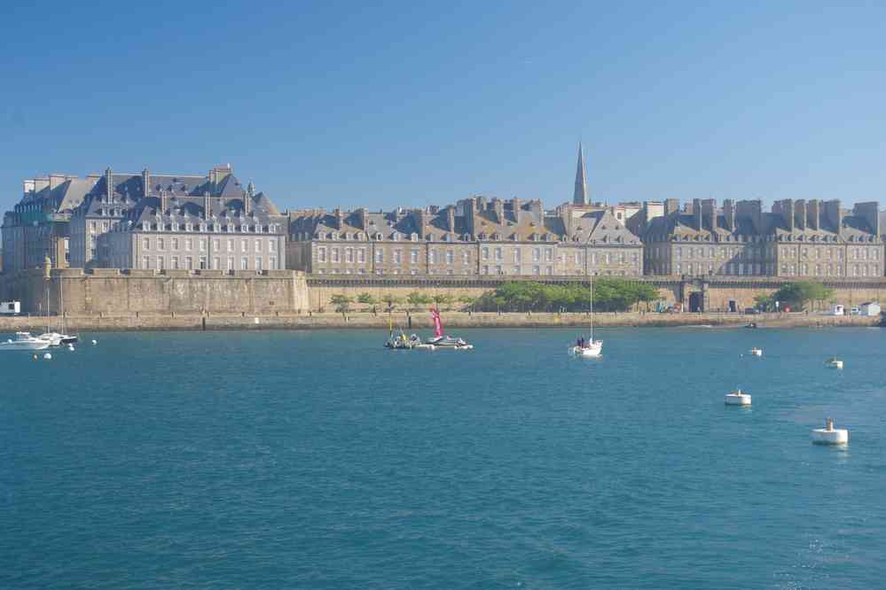 Saint-Malo, depuis le « bus de mer » nous emmenant à Dinard. Le vendredi 26 mai 2017
