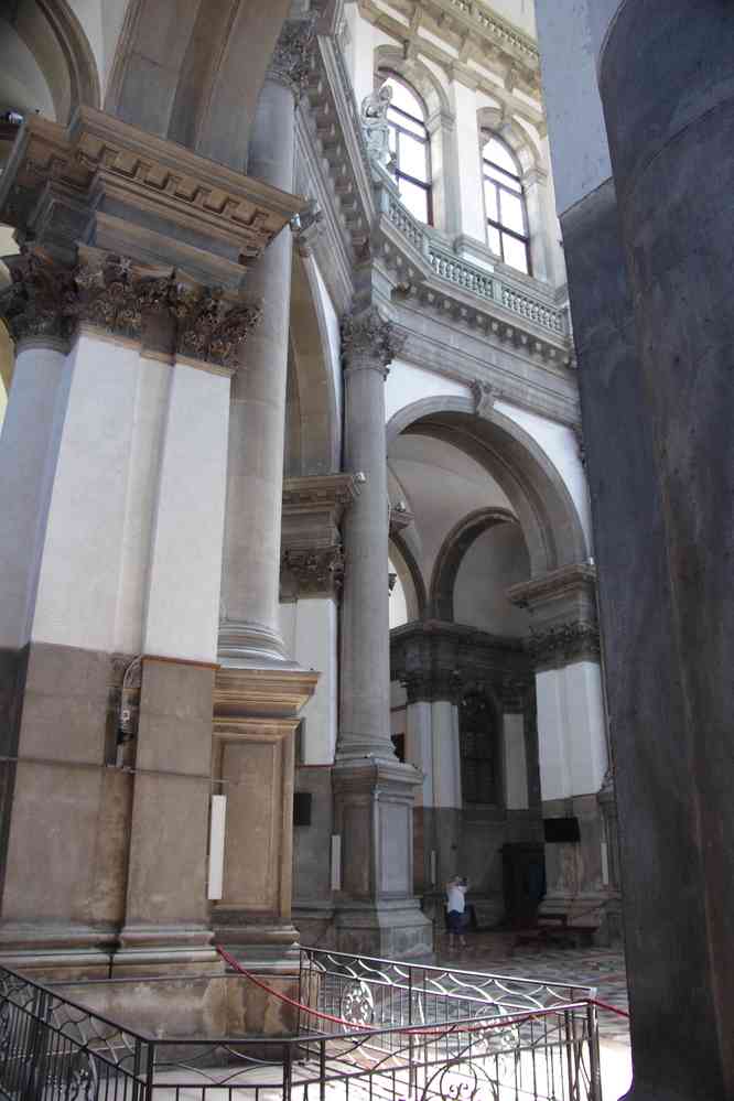 L’intérieur de l’église Santa Maria della Salute. Le samedi 29 août 2015