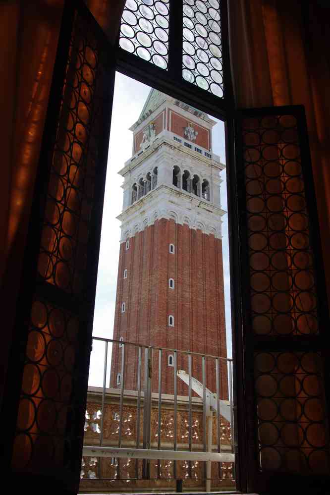 Le campanile vu du palais des Doges. Le samedi 29 août 2015
