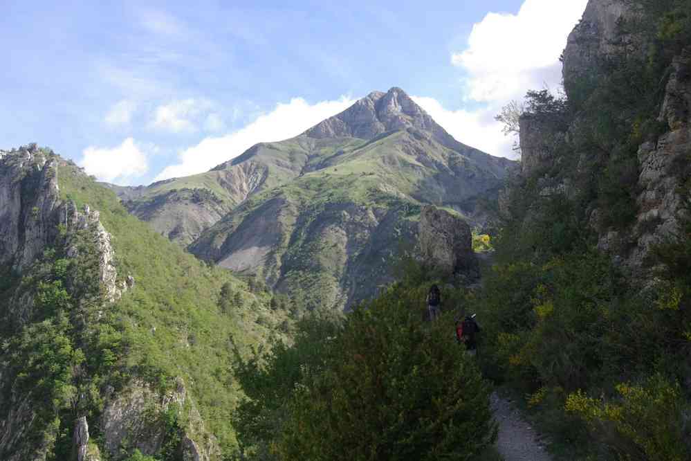 Le Grand Mourre au début de la remontée. 1000 mètres de montée en démarrant à 16 h !. Le jeudi 17 mai 2007