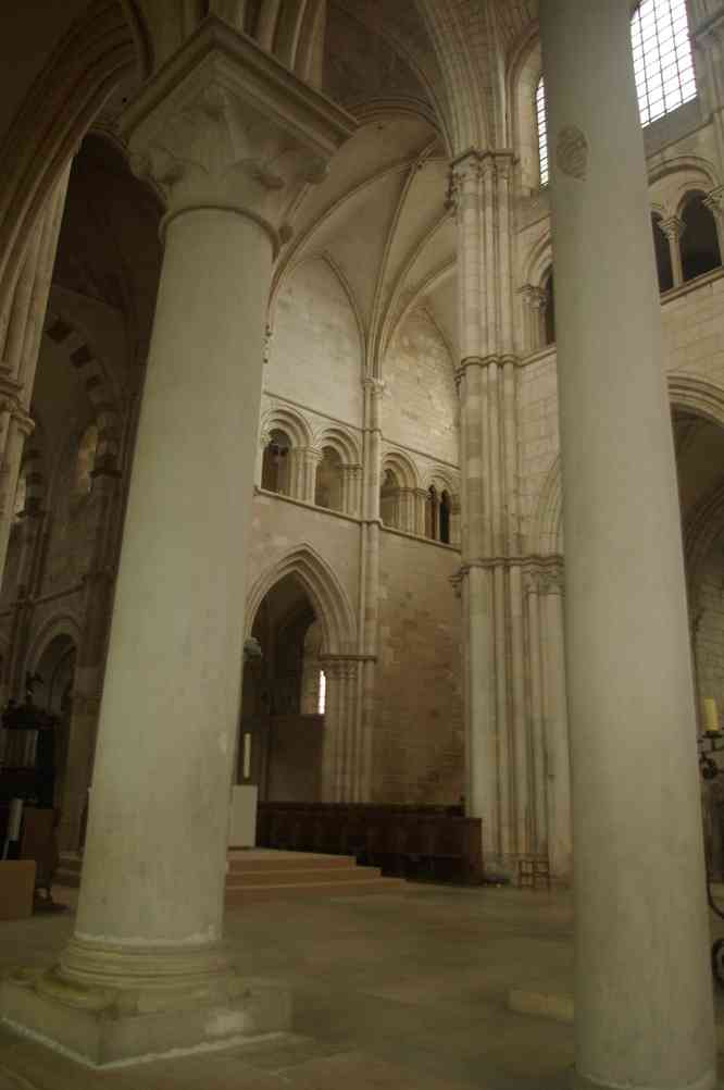 Vézelay : basilique Sainte-Marie-Madeleine. Le dimanche 21 avril 2013