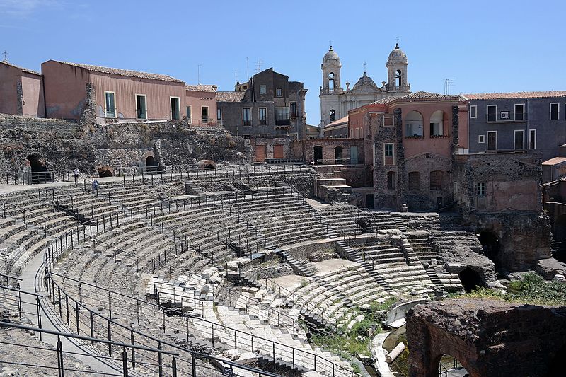 Théâtre romain de Catane (Wikipedia)